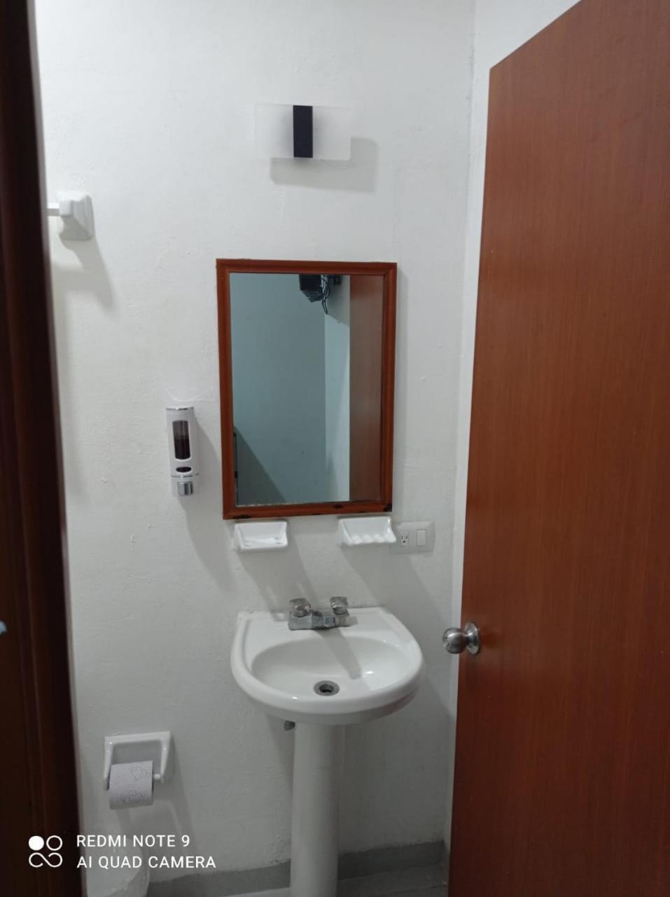 カンクン Casa De Huespedes Taino Bed & Breakfast エクステリア 写真