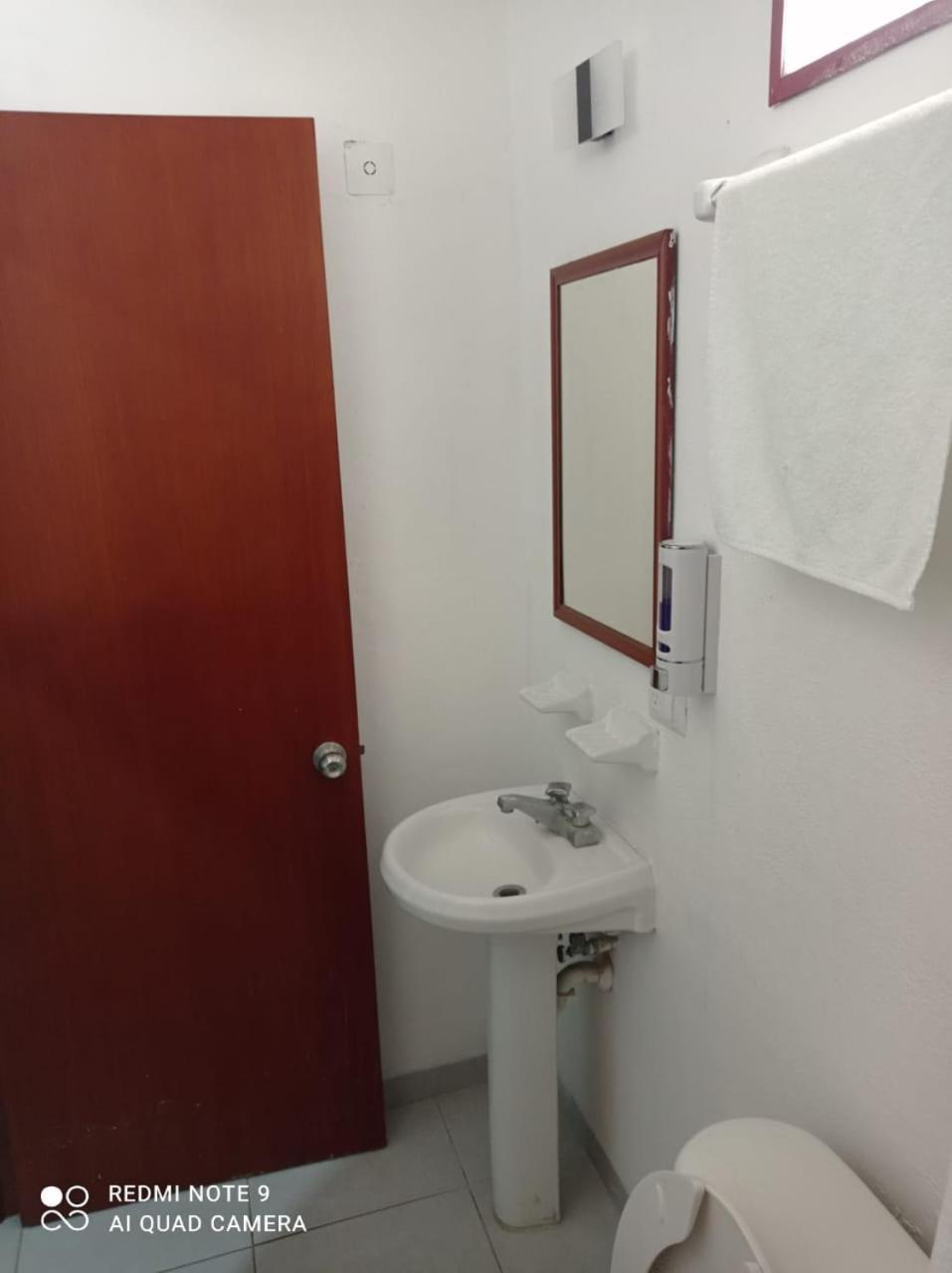 カンクン Casa De Huespedes Taino Bed & Breakfast エクステリア 写真